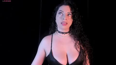 Snapshot of scarlattaa_desire chatting on 10, 7, 2026 SCARLATTA DESIRE online show from 10, 7, 2026