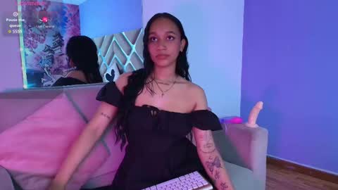 Snapshot of scarleett_ebony chatting on 7, 11, 2025 scarleett_ebony online show from 7, 11, 2025