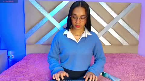 Snapshot of scarleett_ebony chatting on 16, 11, 2025 scarleett_ebony online show from 16, 11, 2025