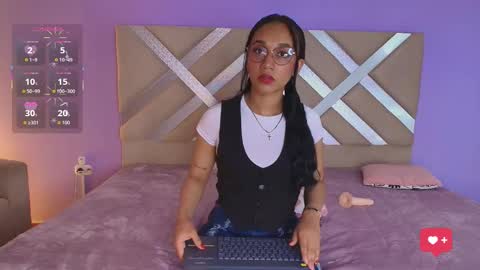 Snapshot of scarleett_ebony chatting on 3, 12, 2025 scarleett_ebony online show from 3, 12, 2025