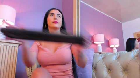 Scarlet Edwars online show from 29, 1, 2025