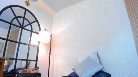 Scarlet Edwars online show from 17, 1, 2026