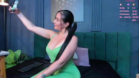 Scarlet Edwars online show from 28, 5, 2026