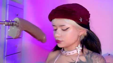 Snapshot of scarlet_gold chatting on 23, 5, 2026 scarlet_gold online show from 23, 5, 2026