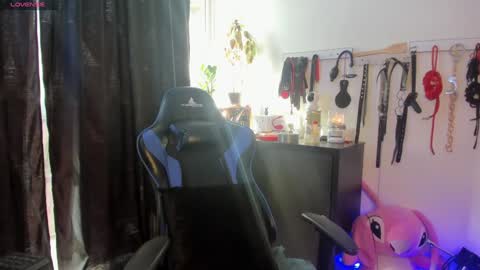 scarlet taylor kennedy online show from 6, 2, 2025