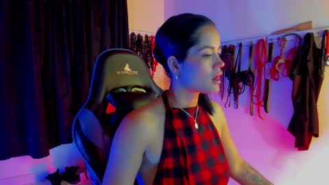 scarlet taylor kennedy online show from 16, 9, 2025