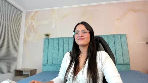 Snapshot of scarlet_rose__ chatting on 4, 3, 2025 Scarlet online show from 4, 3, 2025