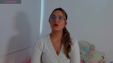 Snapshot of scarlet_rose__ chatting on 23, 10, 2025 Scarlet online show from 23, 10, 2025