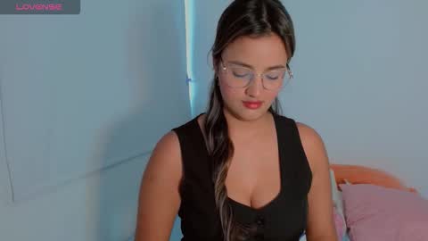 Snapshot of scarlet_rose__ chatting on 11, 11, 2025 Scarlet online show from 11, 11, 2025