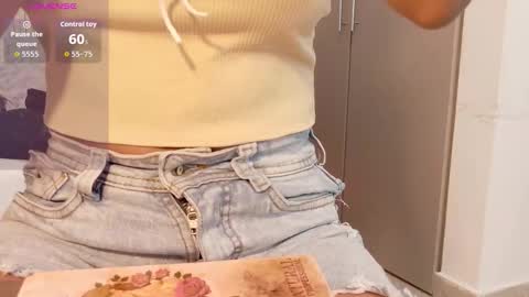 scarlet_vixen_ online show from 5, 2, 2026