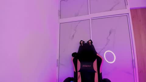 Snapshot of scarletblaze_ chatting on 8, 5, 2026 Scarlet online show from 8, 5, 2026