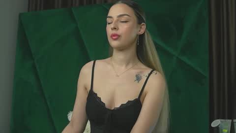 Snapshot of scarletcoles chatting on 28, 10, 2025 Scarlet online show from 28, 10, 2025