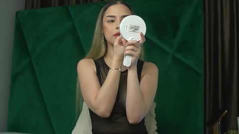 Snapshot of scarletcoles chatting on 18, 11, 2025 Scarlet online show from 18, 11, 2025