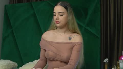 Snapshot of scarletcoles chatting on 21, 11, 2025 Scarlet online show from 21, 11, 2025