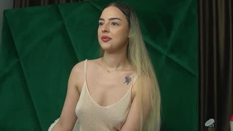 Snapshot of scarletcoles chatting on 23, 11, 2025 Scarlet online show from 23, 11, 2025