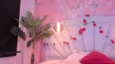 Scarlet Dayana online show from 9, 7, 2026