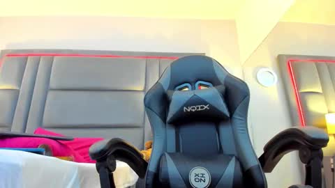 Snapshot of scarlethcruz chatting on 29, 10, 2025 Scarleth online show from 29, 10, 2025