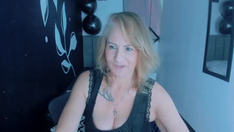 Snapshot of scarlethoot_ chatting on 5, 12, 2024 S C A R L E T online show from 5, 12, 2024