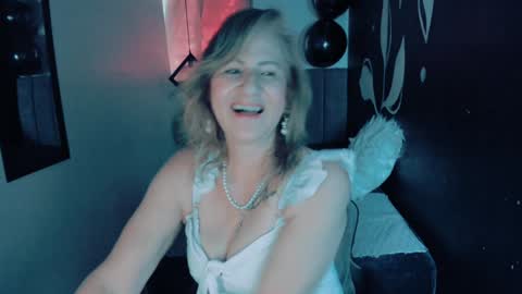 Snapshot of scarlethoot_ chatting on 11, 12, 2024 S C A R L E T online show from 11, 12, 2024