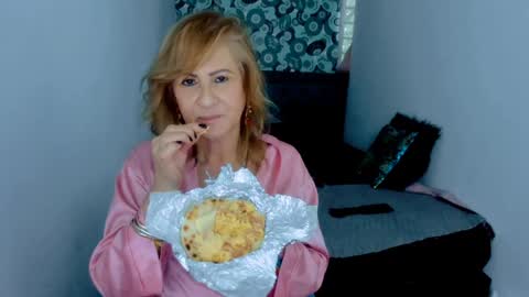 Snapshot of scarlethoot_ chatting on 14, 12, 2024 S C A R L E T online show from 14, 12, 2024