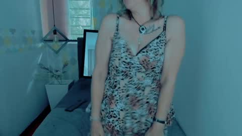 Snapshot of scarlethoot_ chatting on 17, 12, 2024 S C A R L E T online show from 17, 12, 2024