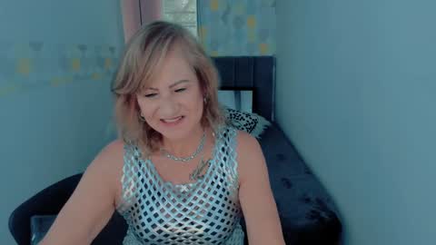Snapshot of scarlethoot_ chatting on 18, 12, 2024 S C A R L E T online show from 18, 12, 2024