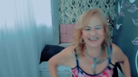 Snapshot of scarlethoot_ chatting on 10, 1, 2025 S C A R L E T online show from 10, 1, 2025