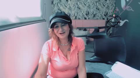 Snapshot of scarlethoot_ chatting on 15, 1, 2025 S C A R L E T online show from 15, 1, 2025