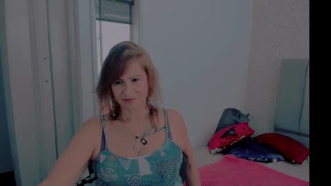 Snapshot of scarlethoot_ chatting on 17, 1, 2025 S C A R L E T online show from 17, 1, 2025