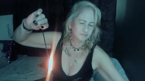 Snapshot of scarlethoot_ chatting on 9, 9, 2025 S C A R L E T online show from 9, 9, 2025