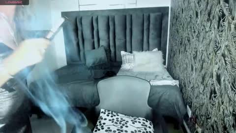 Snapshot of scarlethoot_ chatting on 11, 10, 2025 S C A R L E T online show from 11, 10, 2025