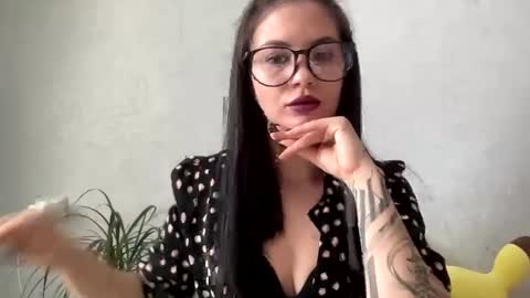 Snapshot of scarletpetal chatting on 19, 1, 2025 scarletpetal online show from 19, 1, 2025