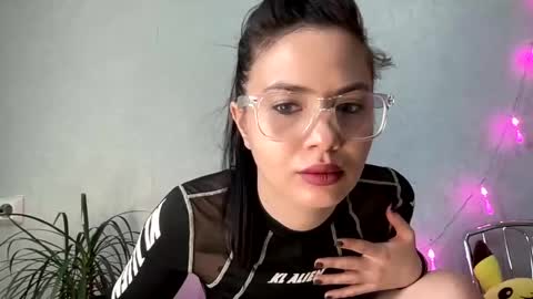 Snapshot of scarletpetal chatting on 21, 1, 2025 scarletpetal online show from 21, 1, 2025