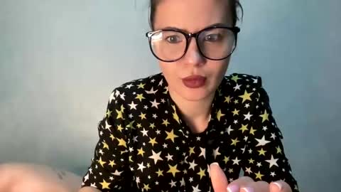 Snapshot of scarletpetal chatting on 6, 2, 2025 scarletpetal online show from 6, 2, 2025