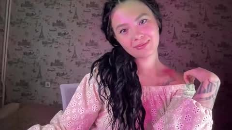 Snapshot of scarletpetal chatting on 4, 10, 2025 scarletpetal online show from 4, 10, 2025