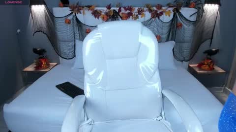 Scarlet online show from 26, 10, 2025