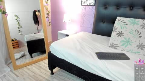 Snapshot of scarlett_1007 chatting on 19, 9, 2025 Scarlett online show from 19, 9, 2025