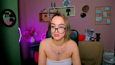 Snapshot of scarlett_badgirl chatting on 7, 4, 2026 Scarlett online show from 7, 4, 2026