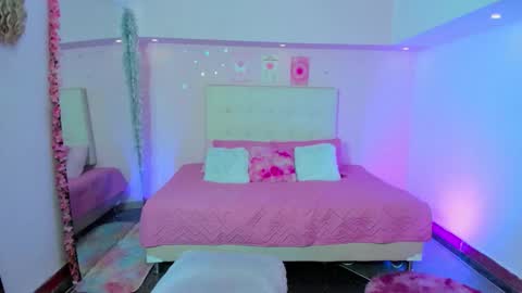 Scarlett  online show from 4, 10, 2025