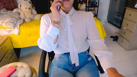Snapshot of scarlett_sex2 chatting on 21, 4, 2026 scarlet online show from 21, 4, 2026