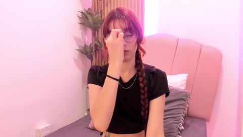 Snapshot of scarlett_smith_3 chatting on 13, 10, 2025 scarlett smith 3 online show from 13, 10, 2025