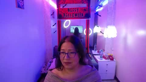 Snapshot of scarlett_widow chatting on 20, 10, 2025 scarlett_widow online show from 20, 10, 2025