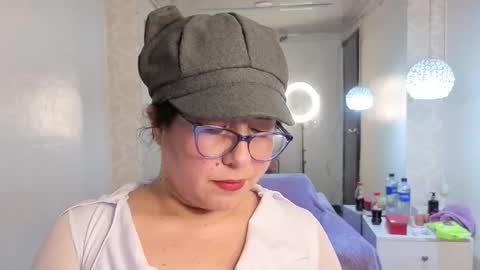 Snapshot of scarlett_widow chatting on 21, 12, 2025 scarlett_widow online show from 21, 12, 2025