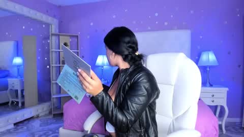 Snapshot of scarlette_15 chatting on 4, 10, 2025 Scarlette online show from 4, 10, 2025