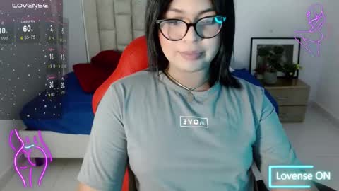 Snapshot of scarlette_mason_1 chatting on 18, 12, 2025 KARLA online show from 18, 12, 2025