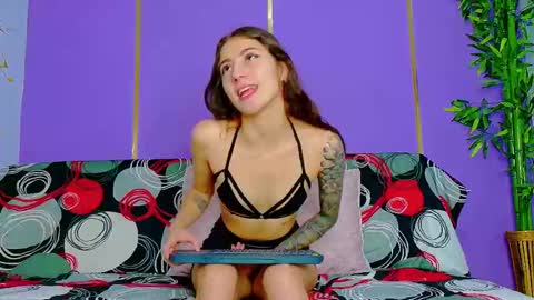 Snapshot of scarlettjones_x chatting on 12, 9, 2025 Scarlet online show from 12, 9, 2025