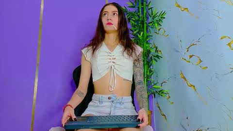 Snapshot of scarlettjones_x chatting on 17, 9, 2025 Scarlet online show from 17, 9, 2025