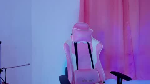 Snapshot of scarlettqueen56 chatting on 30, 12, 2024 chloe online show from 30, 12, 2024