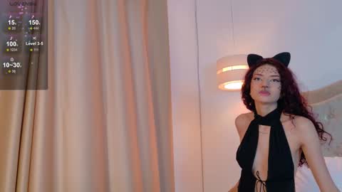 Snapshot of scarlettt_moon chatting on 24, 10, 2025 scarlettt_moon online show from 24, 10, 2025