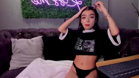 Scarlet online show from 27, 10, 2025